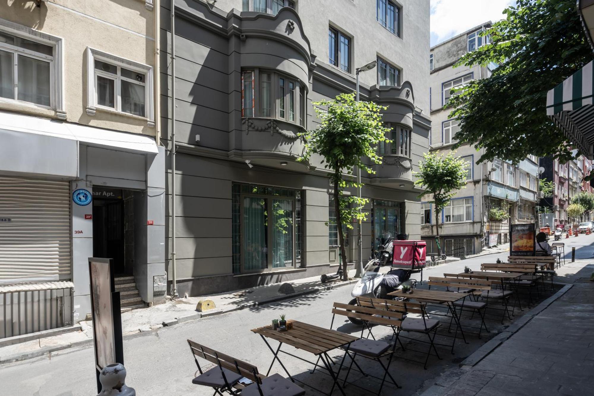 Noble Pangalti Hotel Истанбул Екстериор снимка