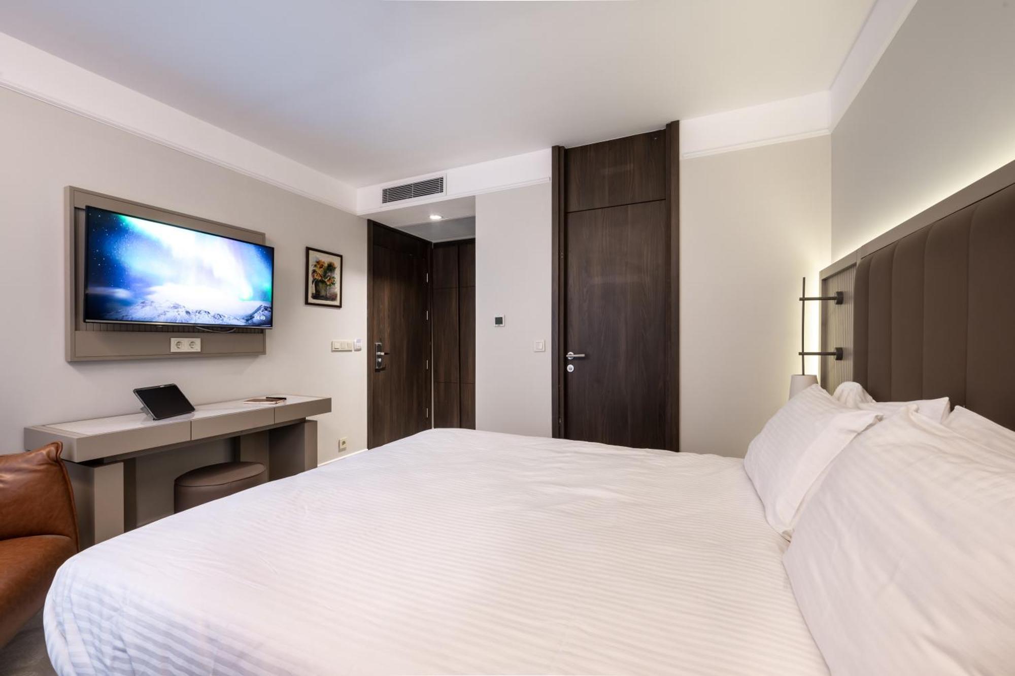 Noble Pangalti Hotel Истанбул Екстериор снимка
