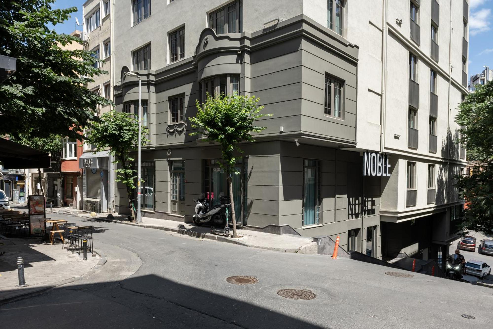 Noble Pangalti Hotel Истанбул Екстериор снимка