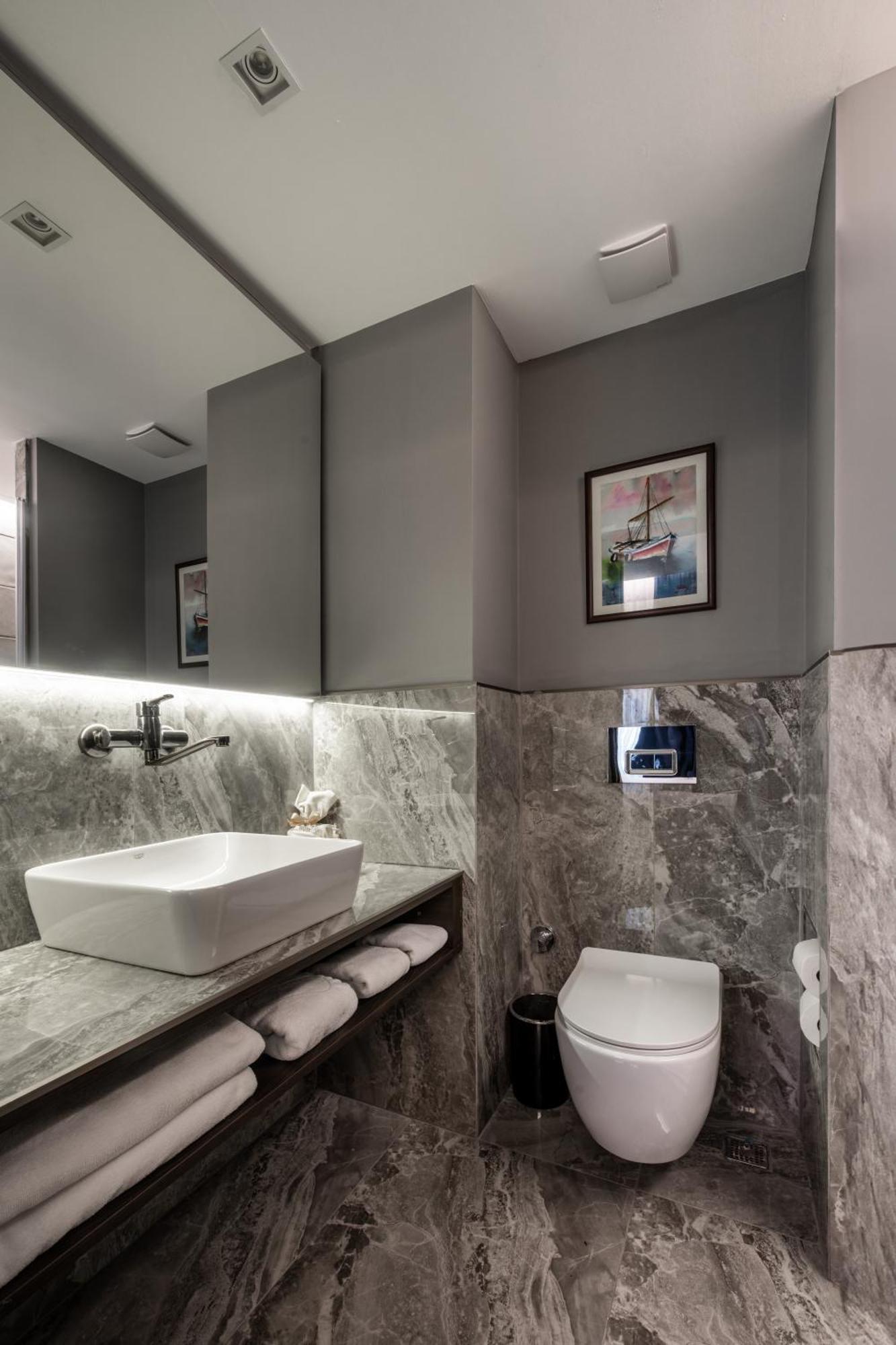 Noble Pangalti Hotel Истанбул Екстериор снимка
