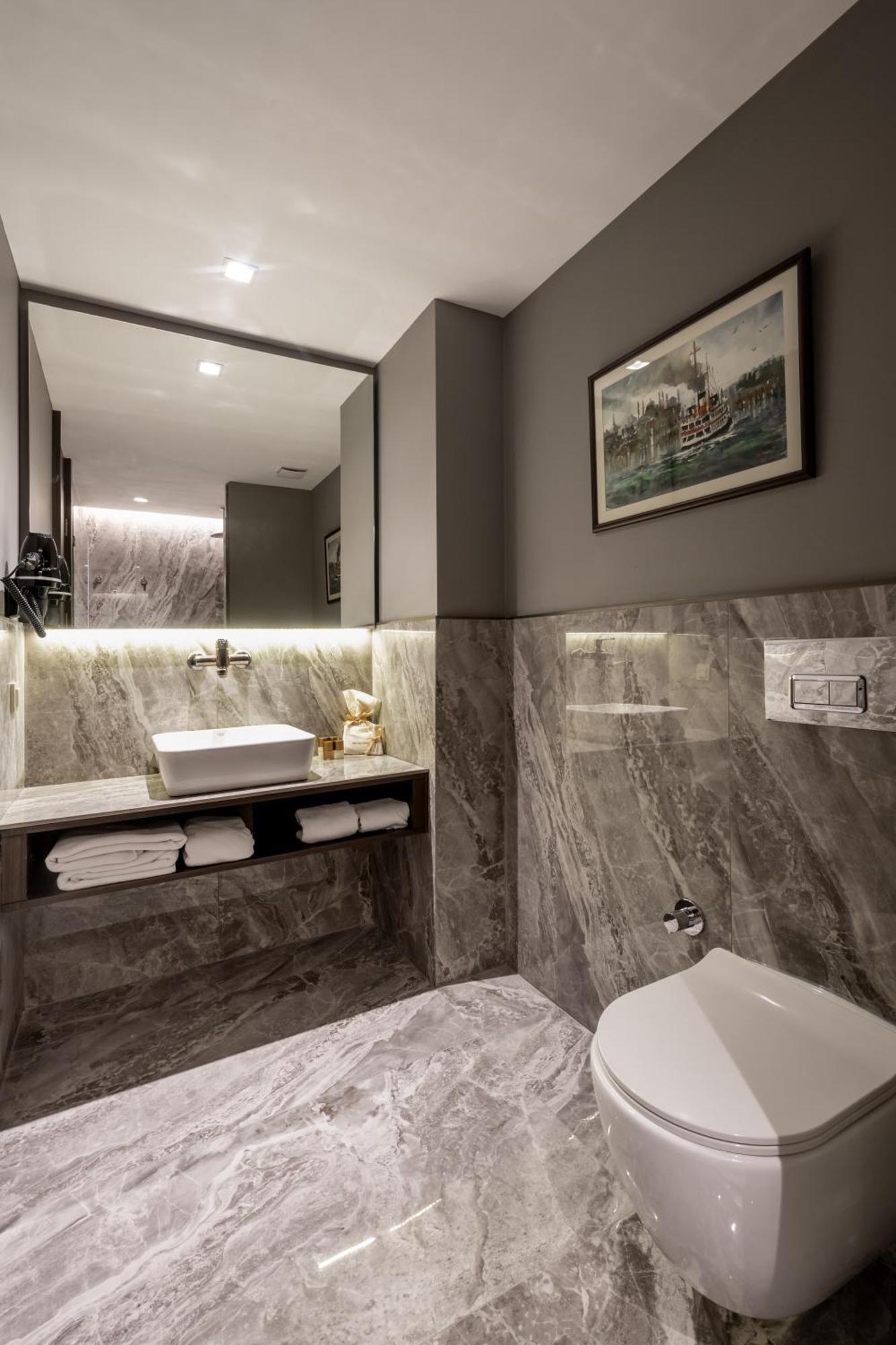 Noble Pangalti Hotel Истанбул Екстериор снимка