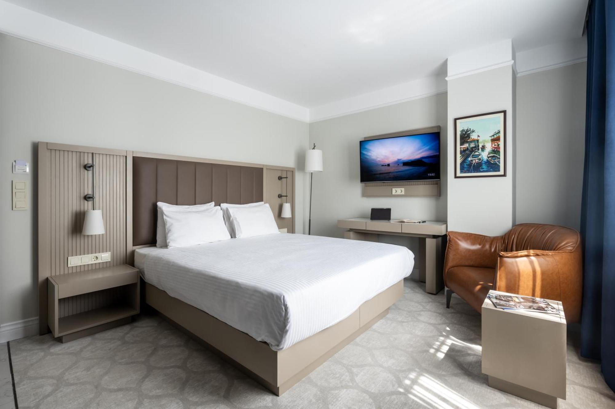 Noble Pangalti Hotel Истанбул Екстериор снимка
