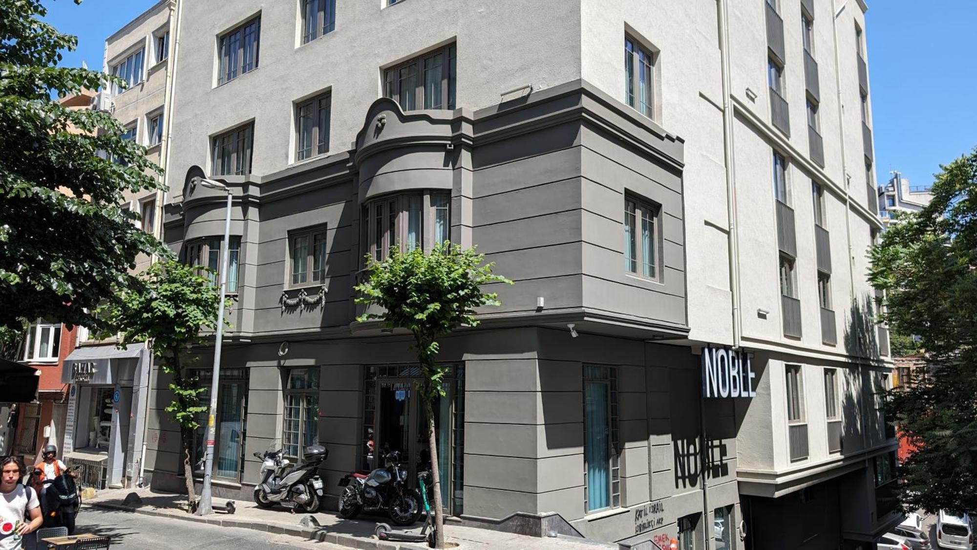 Noble Pangalti Hotel Истанбул Екстериор снимка