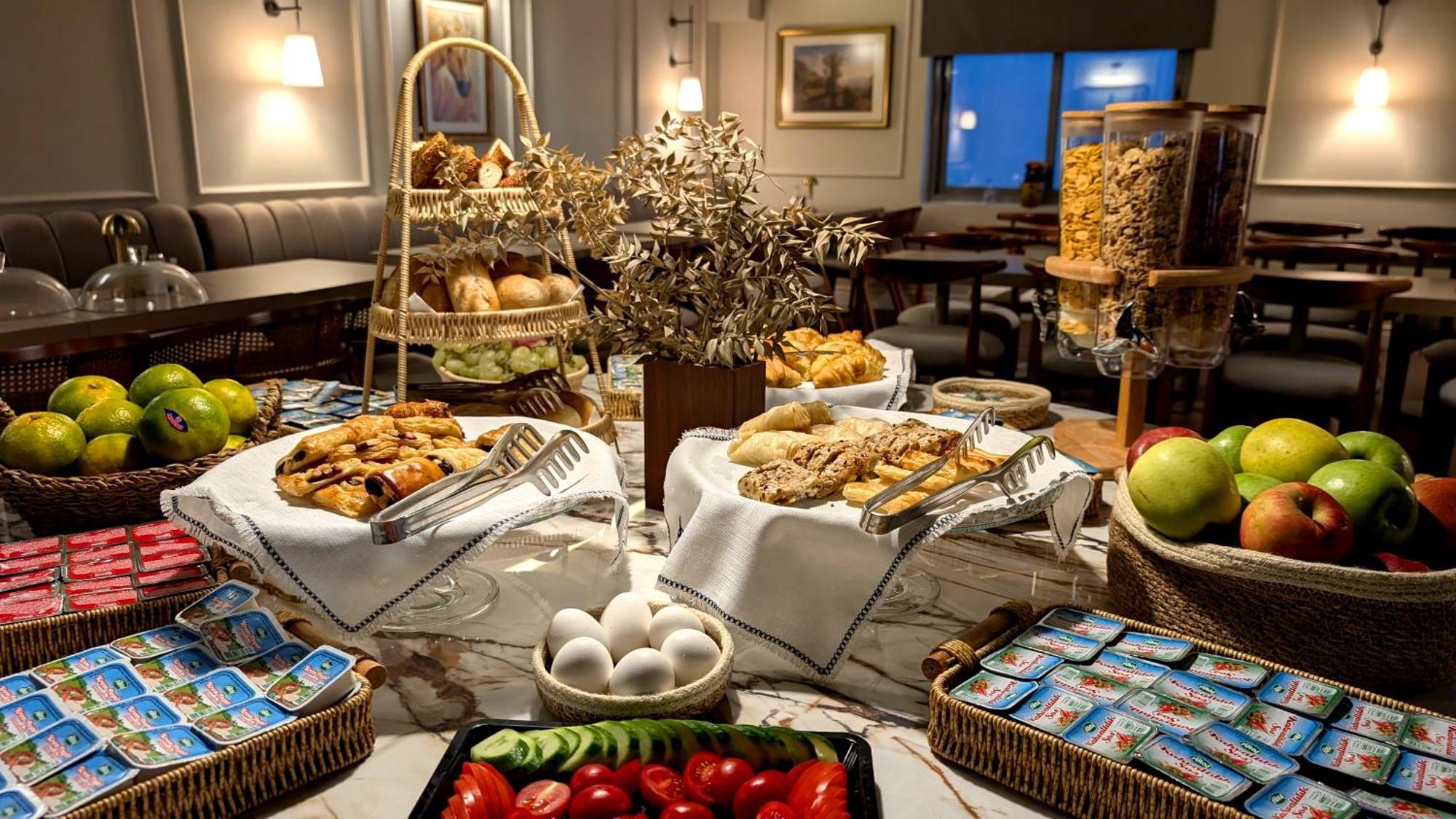 Noble Pangalti Hotel Истанбул Екстериор снимка
