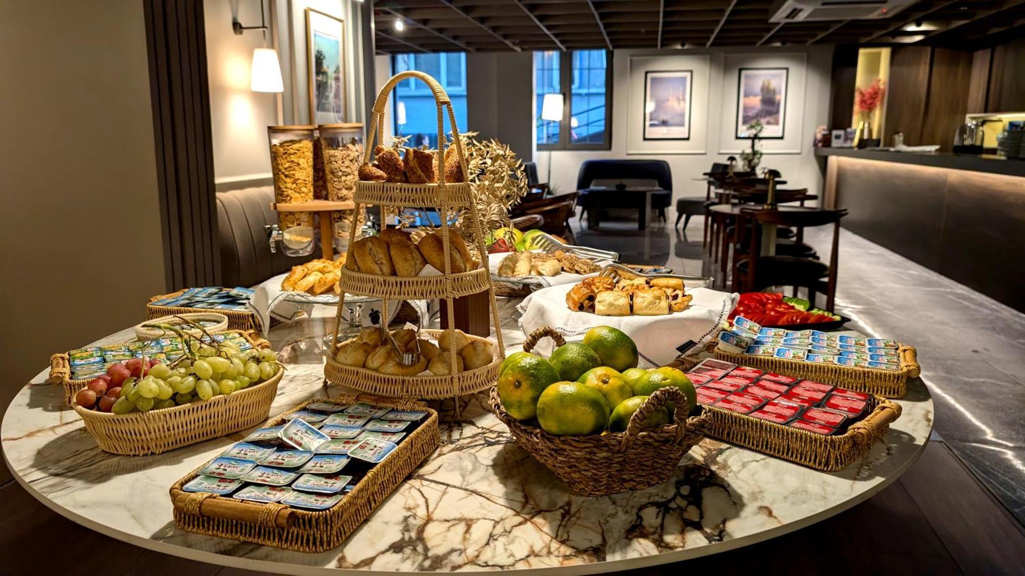 Noble Pangalti Hotel Истанбул Екстериор снимка