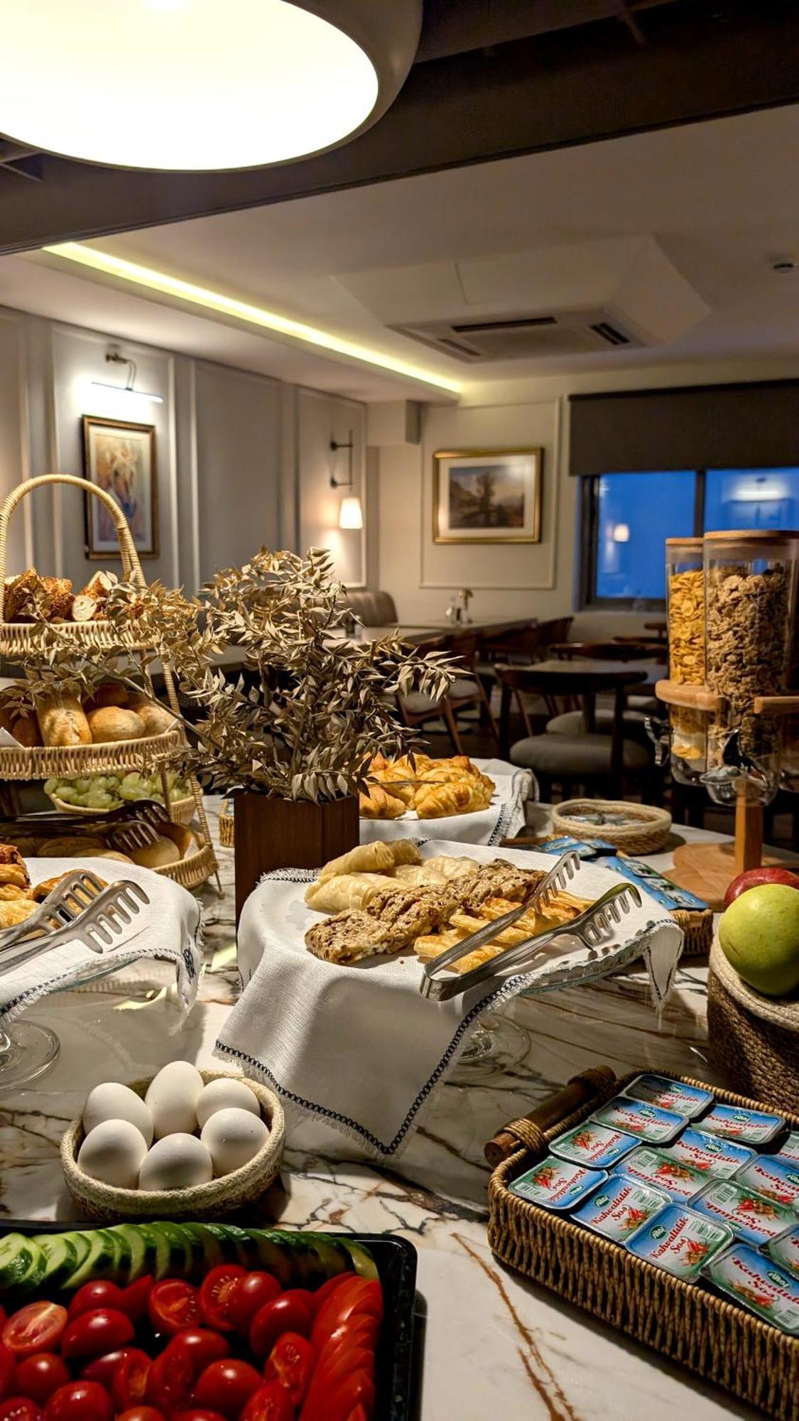 Noble Pangalti Hotel Истанбул Екстериор снимка