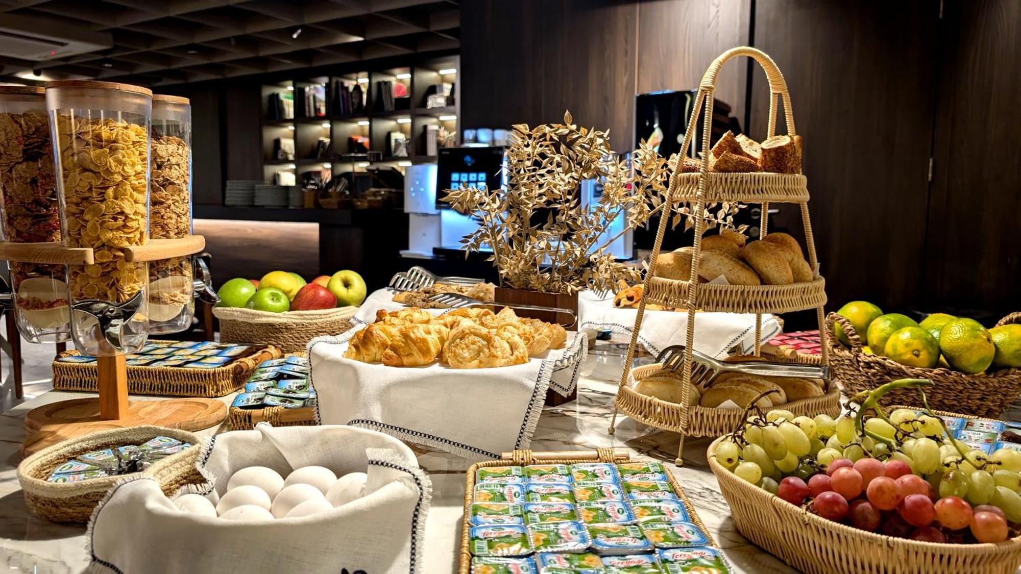 Noble Pangalti Hotel Истанбул Екстериор снимка